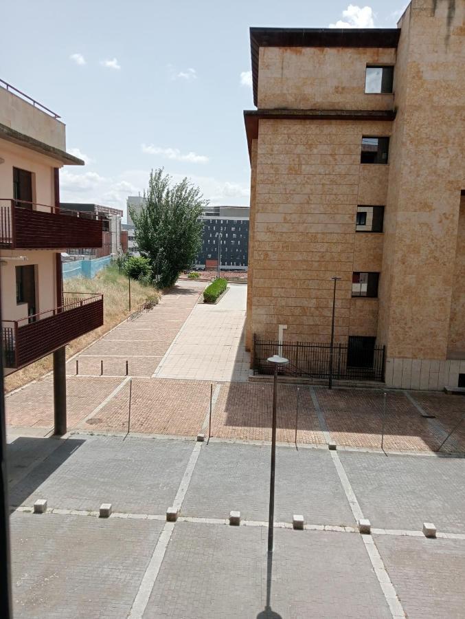 Jardines De La Muralla Free Parking サラマンカ エクステリア 写真